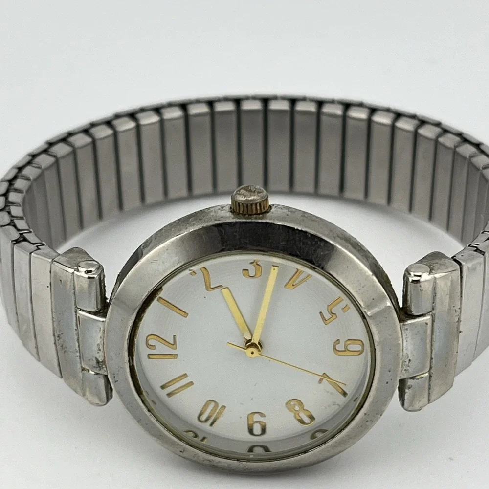 Time & Tru Watch Women 33mm Case Easy Read Dial Silver Stretch Band- New Battery